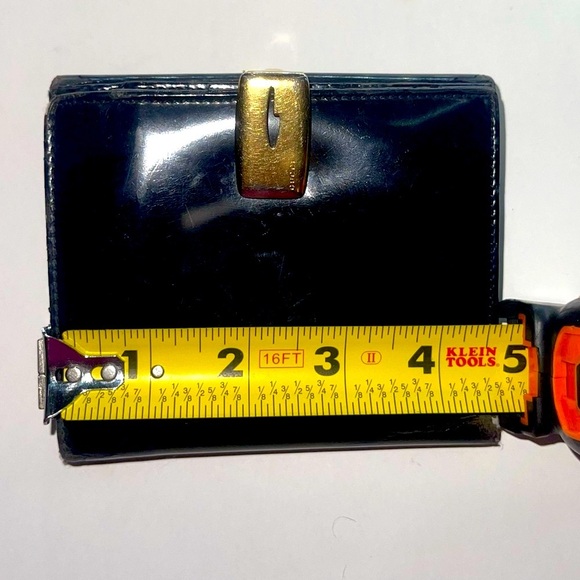 Gucci Wallet Unisex Patent Leather Double Snap Bifold with Gold G Clip Compact - Picture 9 of 10